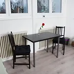 Rustico - Simple -- Olma Messen & Autobahn 1 Min, Hsg 6 Min, Spital 7min, Guenstige Parkplaetze *